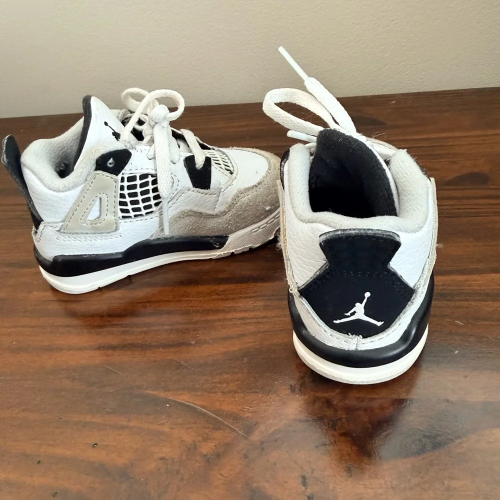 Nike Jordan Sneakers 5c - Picture 3 of 5